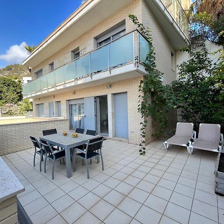 Tranquil Duplex In Sitges, Barcelona,Sea Views, Parking, Terrace Lägenhet Exteriör bild