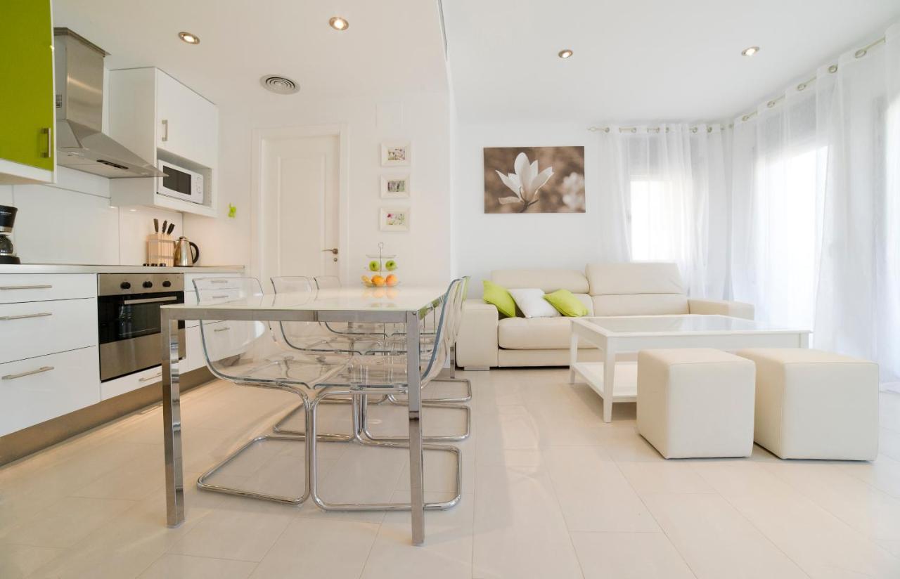 Tranquil Duplex In Sitges, Barcelona,Sea Views, Parking, Terrace Lägenhet Exteriör bild